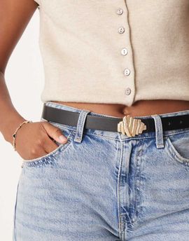 ASOS DESIGN ASOS DESIGN waist and hip textured plate belt in black