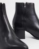 ASOS DESIGN ASOS DESIGN Wide Fit heeled chelsea boots with pointed toe in black leather with black sole - 3