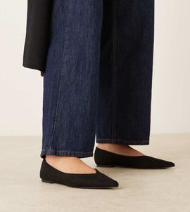 ASOS DESIGN ASOS DESIGN Wide Fit Ludo pointed ballet flats in black suedette