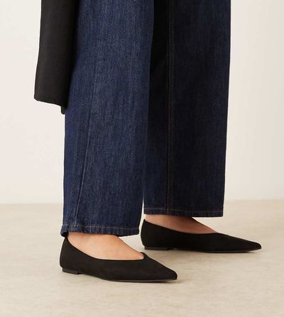 ASOS DESIGN ASOS DESIGN Wide Fit Ludo pointed ballet flats in black suedette