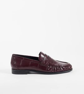 ASOS DESIGN ASOS DESIGN Wide Fit Minnie ruched detailing loafers in burgundy croc-Red