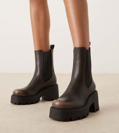 ASOS DESIGN ASOS DESIGN Wide Fit Rae chunky heeled chelsea boots in chocolate brown