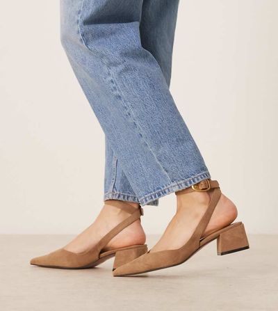 ASOS DESIGN ASOS DESIGN Wide Fit Sienna mid block heel shoes in taupe suedette-Blonde