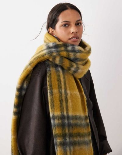 ASOS DESIGN ASOS DESIGN woven scarf with green plaid design