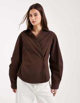 ASOS DESIGN ASOS DESIGN wrap shirt with cocoon sleeve in chocolate-Brown