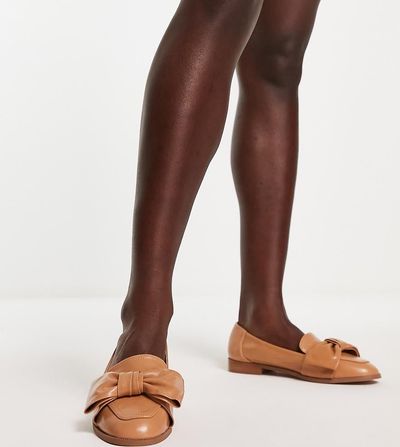 ASOS DESIGN Wide Fit ASOS DESIGN Wide Fit Mentor bow loafer flat shoes in tan-Brown