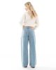 ASOS Petite ASOS DESIGN Petite low rise baggy jeans in lightwash-Blue - 3