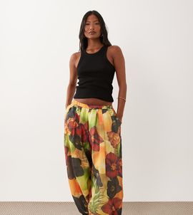 ASOS Petite ASOS DESIGN Petite oversized balloon pants in tropical print - part of a set-Multi