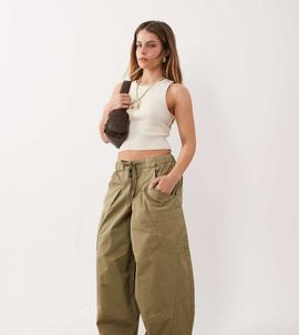 ASOS Petite ASOS DESIGN Petite pull on barrel pants in khaki-Green