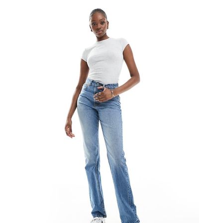 ASOS Tall ASOS DESIGN Tall 90s straight jeans in midwash-Blue