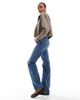 ASOS Tall ASOS DESIGN Tall comfort stretch straight leg jeans in authentic mid blue - 3