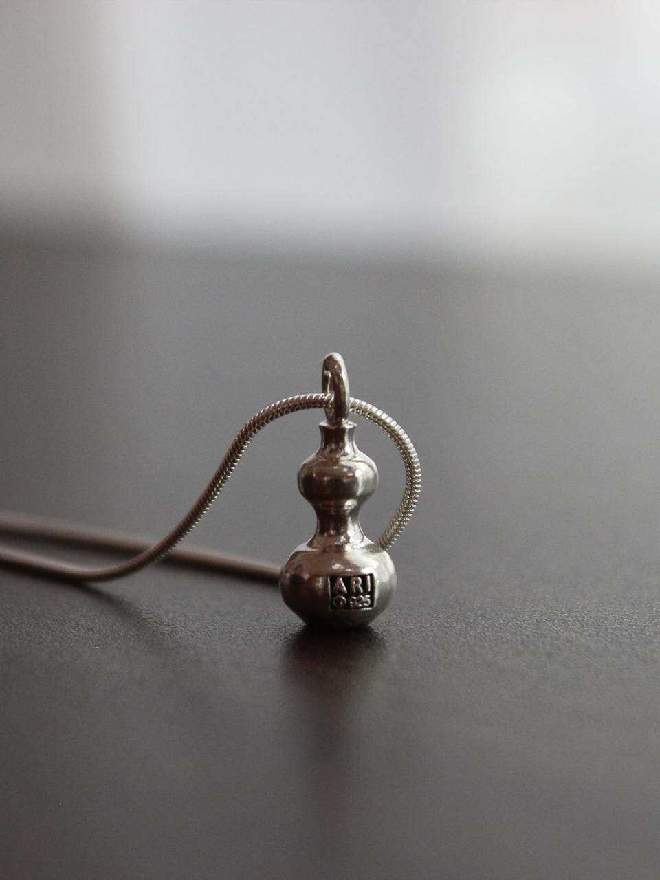 Atelier Darin ARI Milling Pendant Necklace 03
