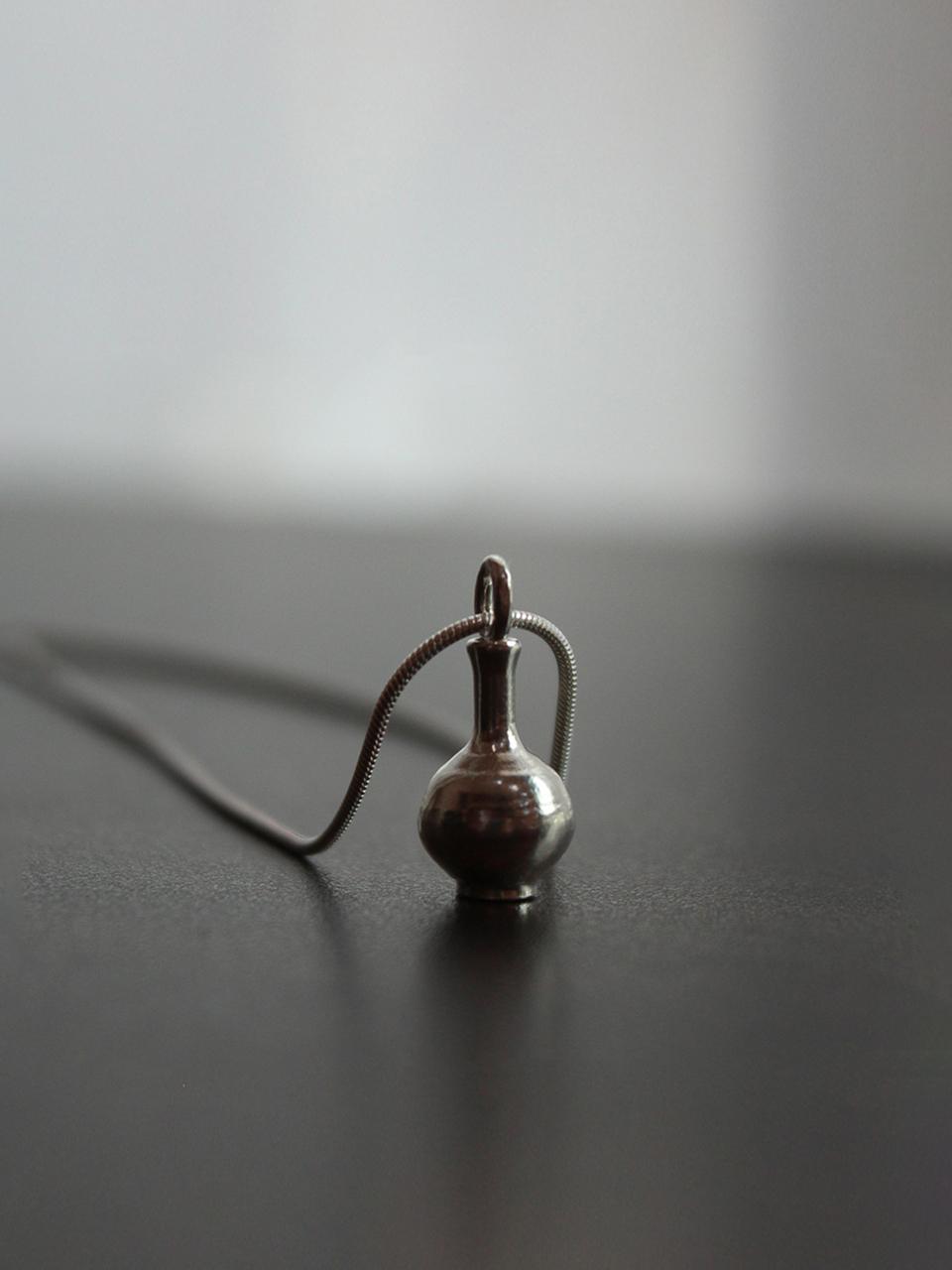 Atelier Darin ARI Milling Pendant Necklace (04)