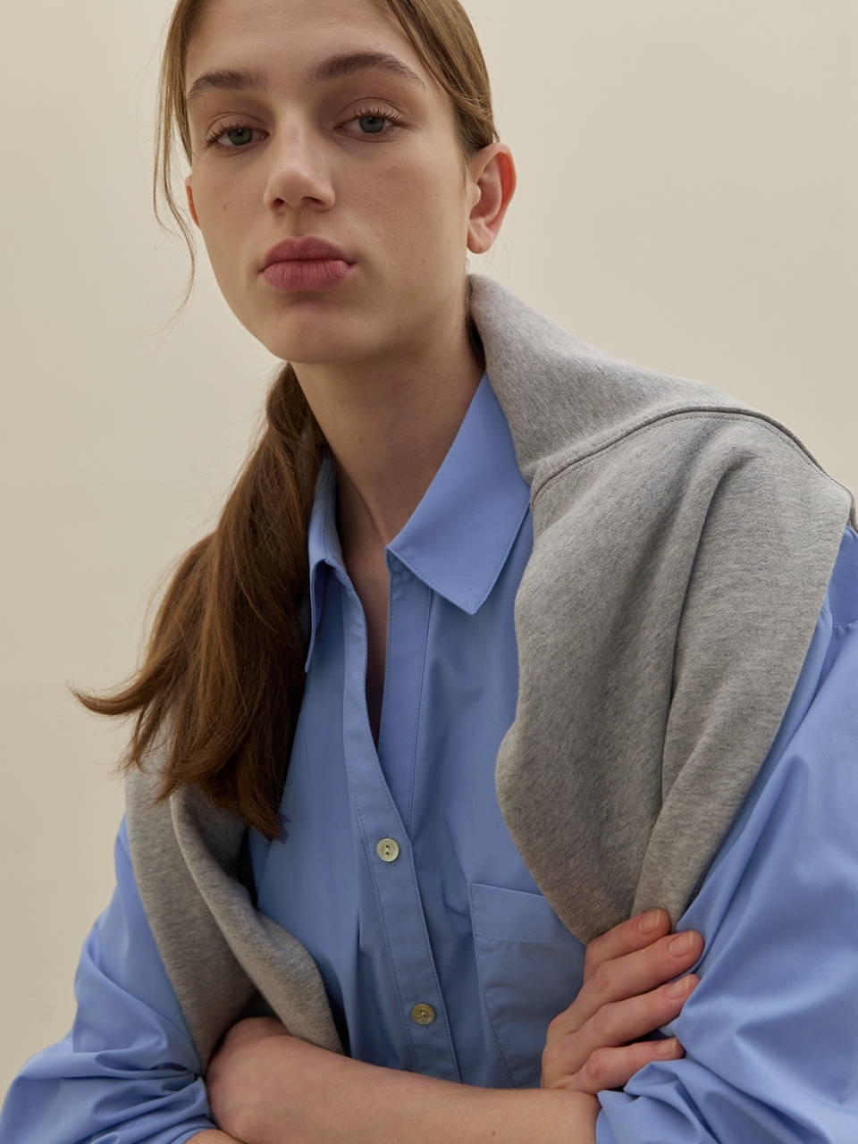 Atelier Nain Back Point Y-Neck Oversized Blouse