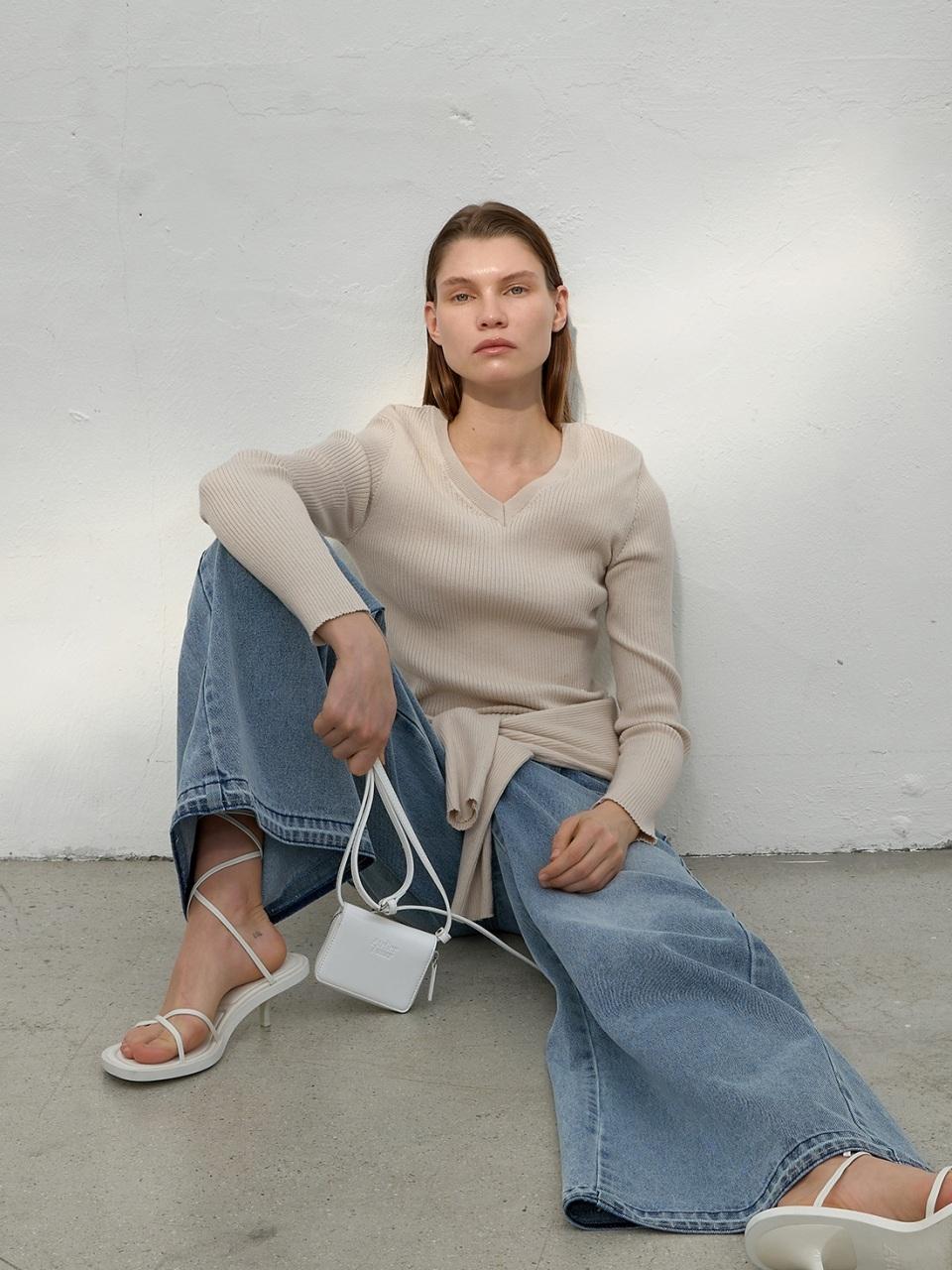Atelier Nain Essential Slim V-Neck Knit (T-6783)