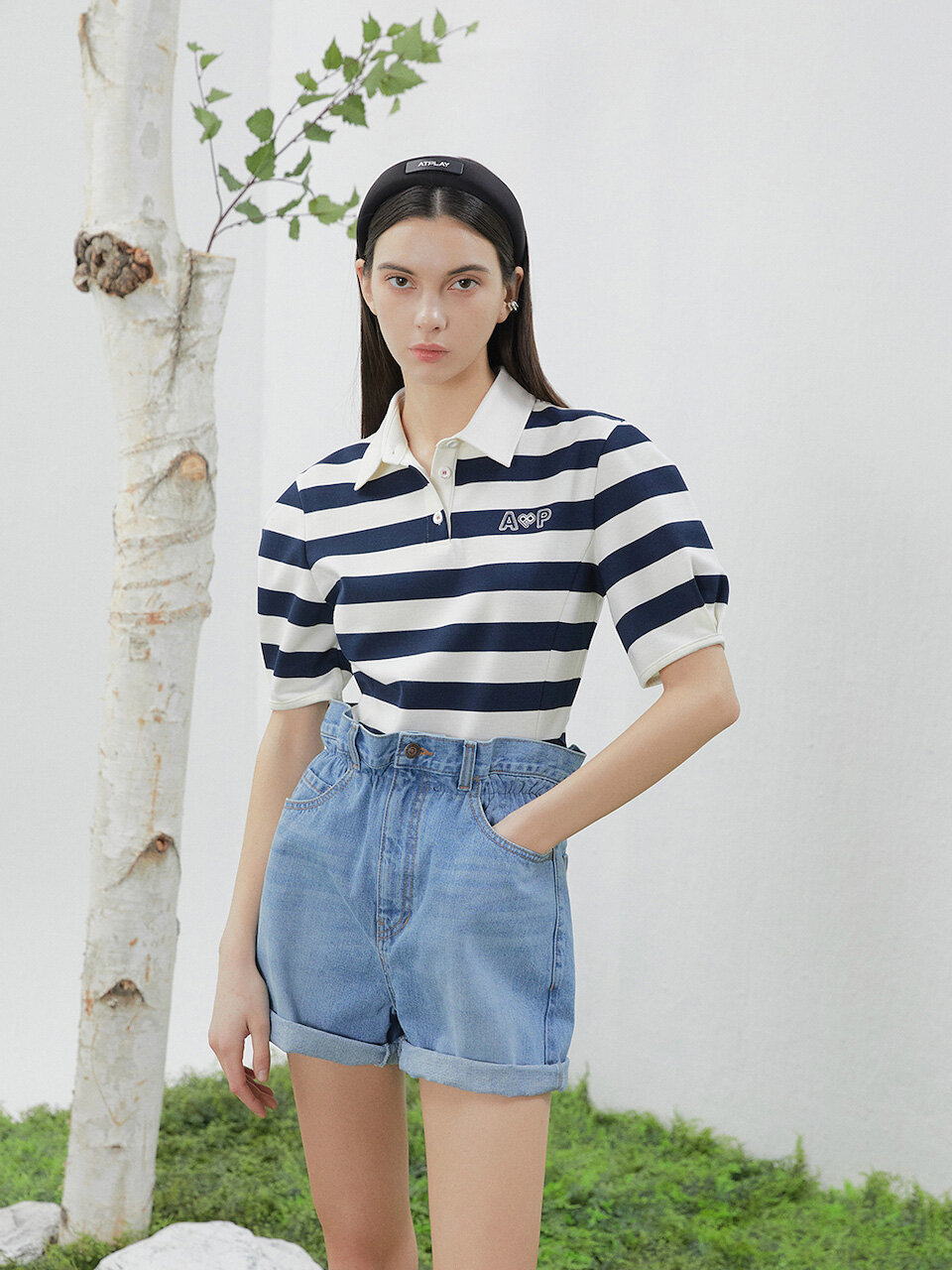 ATPLAY Tulip Waistband Denim Pants