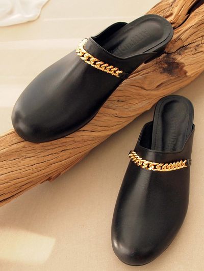 ATTITUDE;L HENDERSON Mule_black