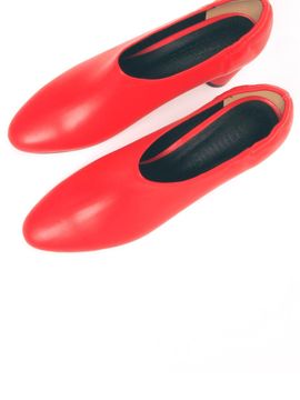 ATTITUDE;L LOY Pumps_red
