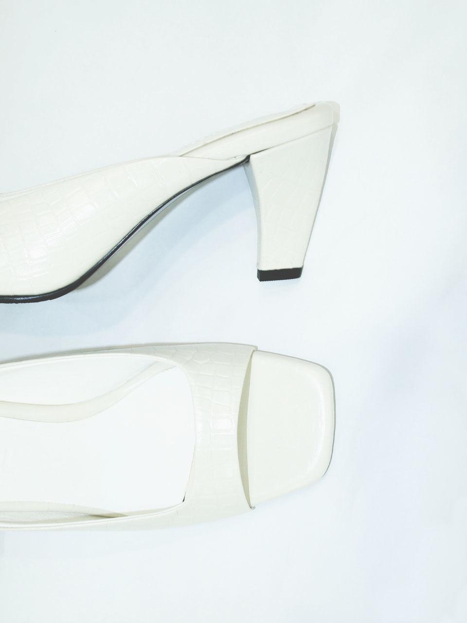 ATTITUDE;L MODE Mule_white
