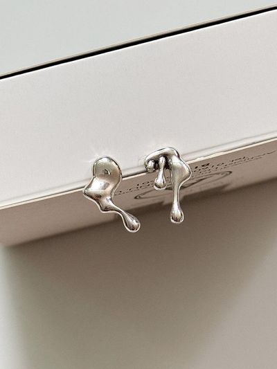 August Harmony 925silver Melting Dripping Earring [2color]