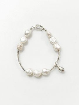 August Harmony 925silver Teardrop Pearl Bracelet