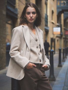 AVA MOLLI Essential Fit Single Jacket_Beige