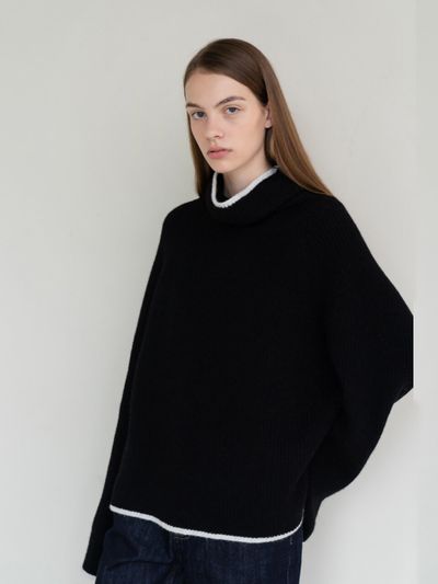 AVA MOLLI Line Turtleneck Knit (Black)