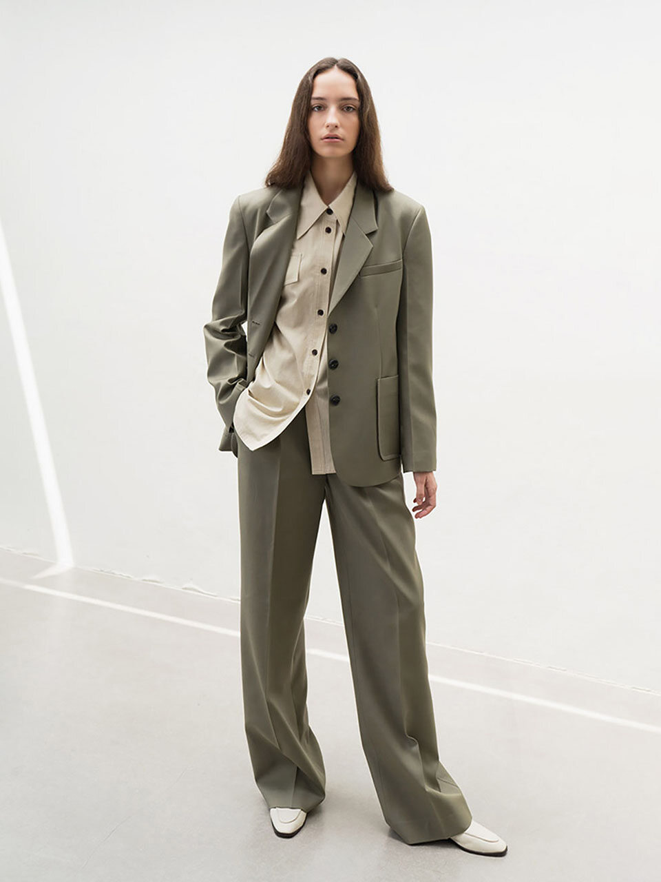 AVA MOLLI One-Tuck Wide Pt (L/KHAKI)