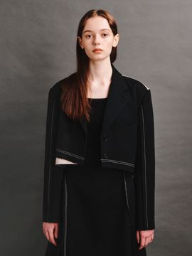AVA MOLLI Unbalanced Point Slit Jacket (Black, Light Beige)