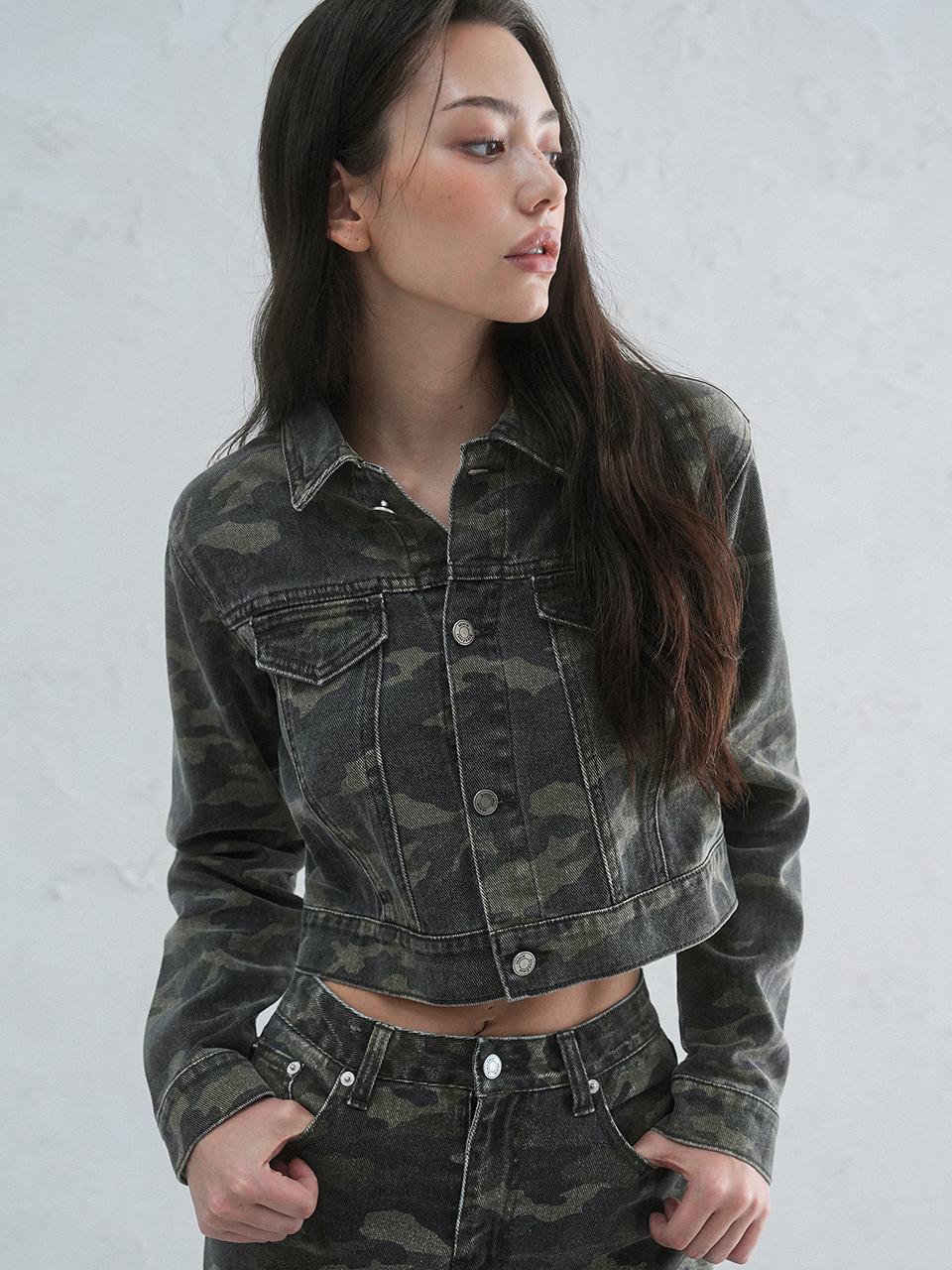 AVANDRESS Camouflage Crop Cotton Blazer [CAMO]