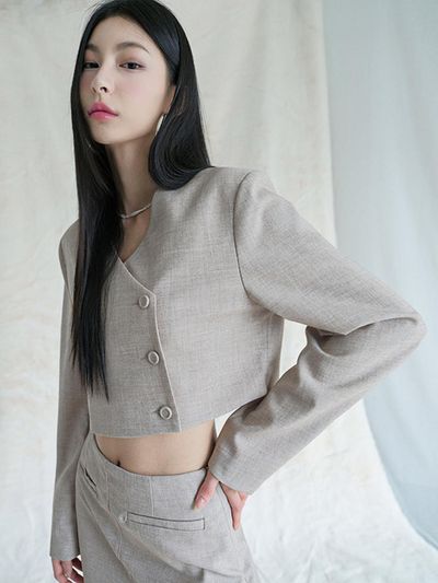 AVANDRESS Karin Crop Blazer [Beige]