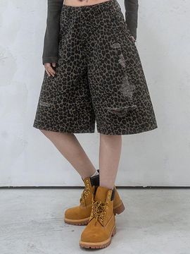 AVANDRESS Leopard Bermuda Pants