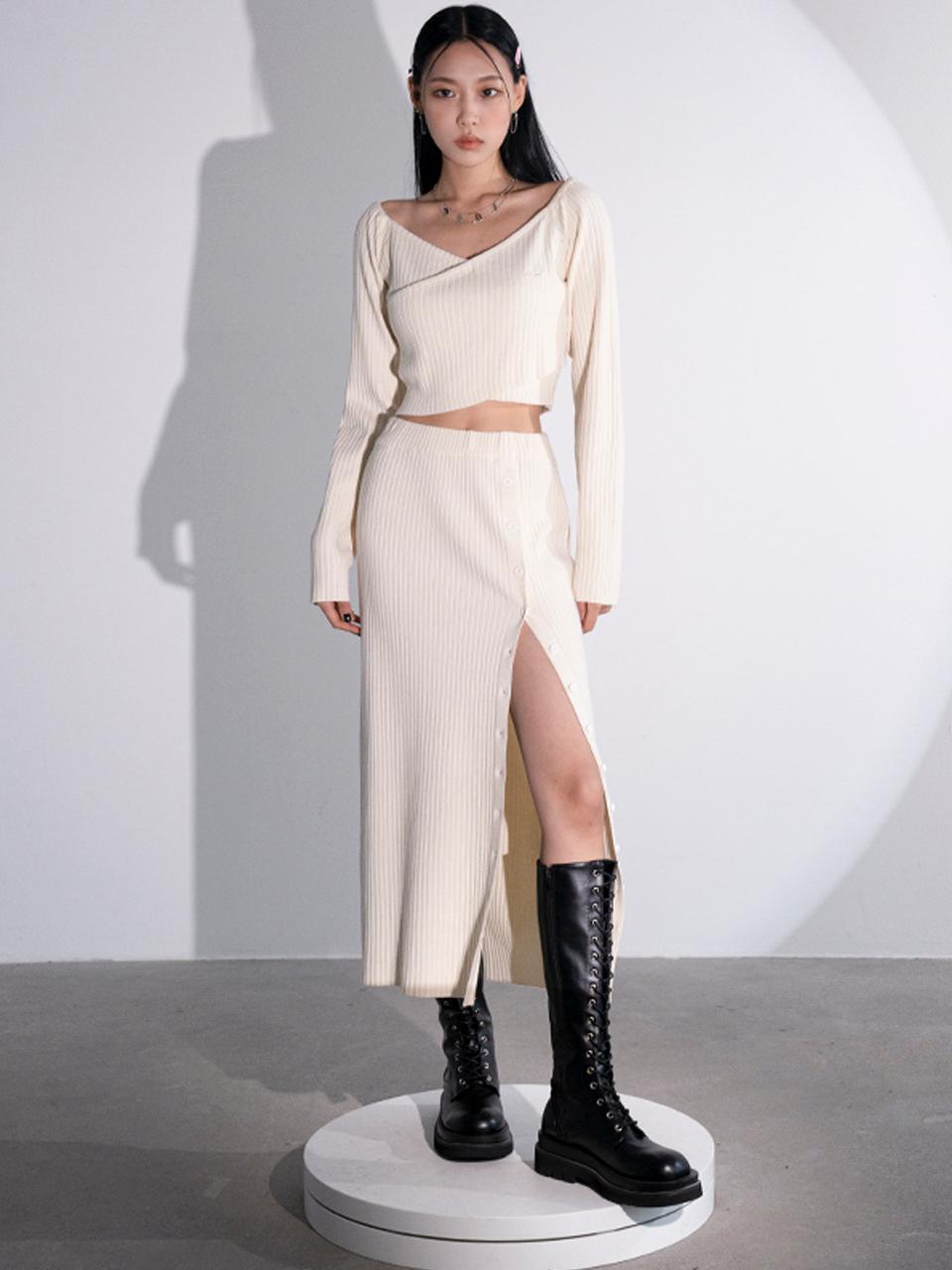 AVANDRESS Ribbed Wrap Button Midi Skirt [Beige]