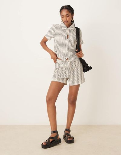 AWARE AWARE knit relaxed shorts in monochrome - part of a set-White