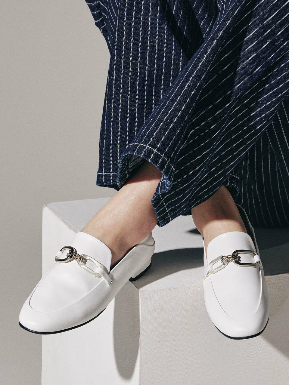 AWESOME DEW Clear Chain Loafer