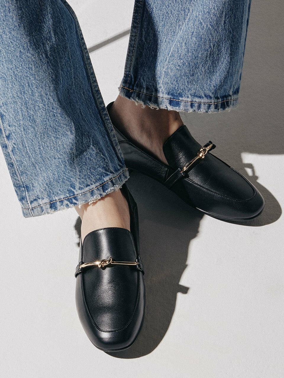 AWESOME DEW Knot Loafer