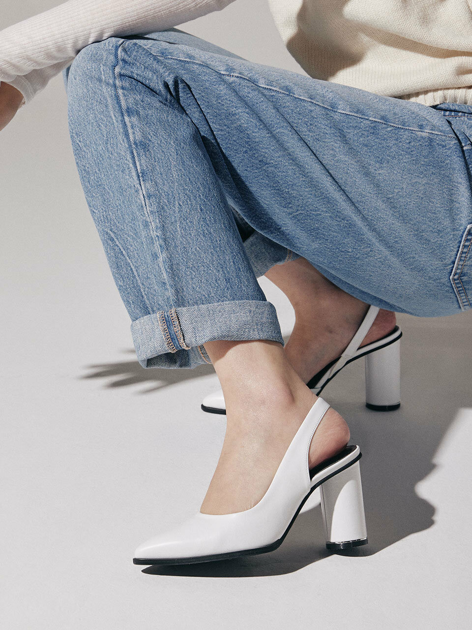 AWESOME DEW Pointed Toe Slingback