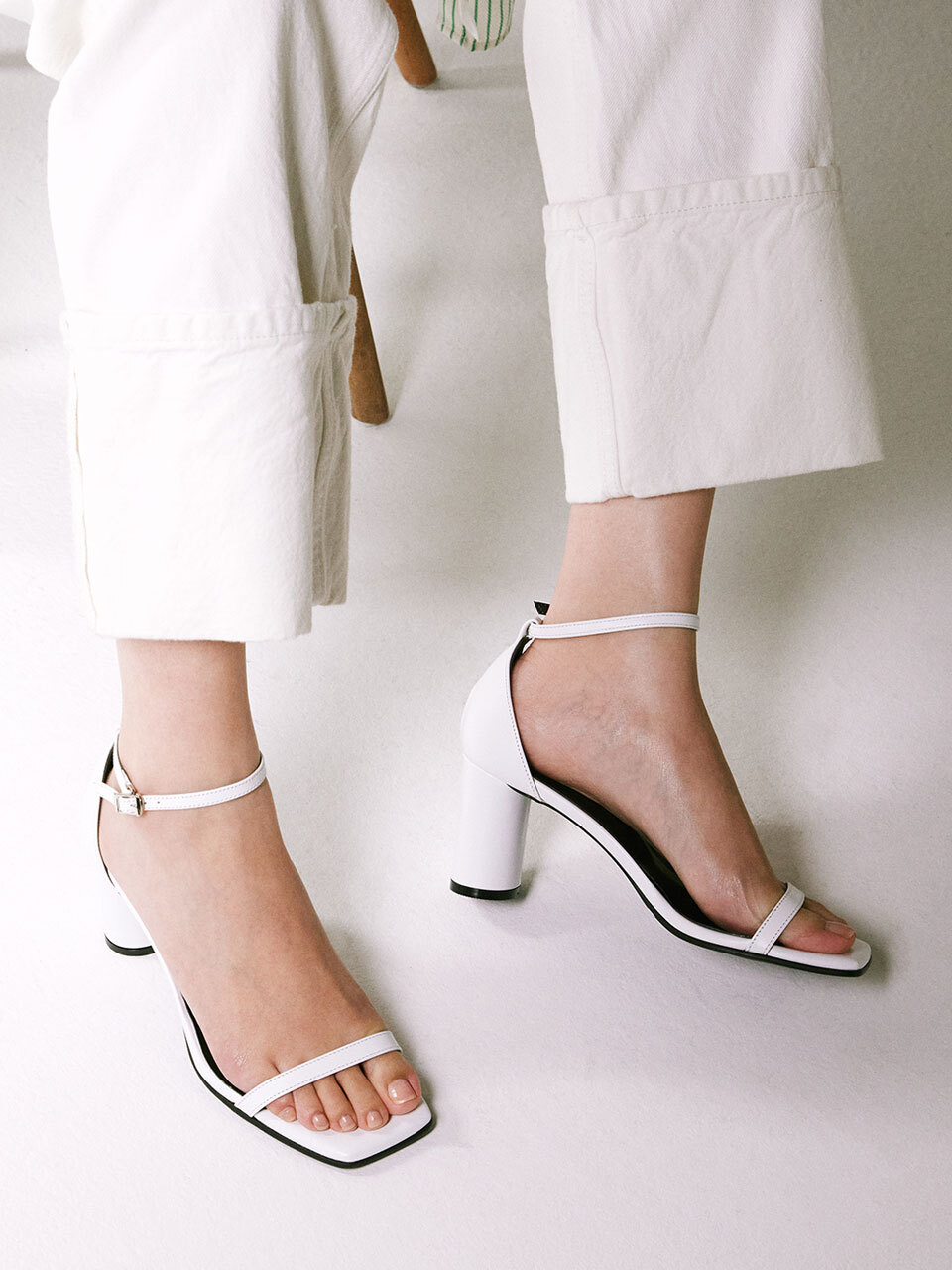 AWESOME DEW Sandals_ADS435