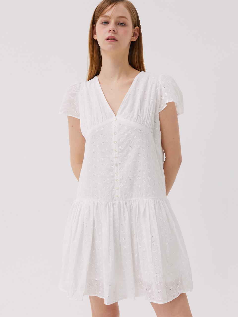 Awesomestudio Button-decorated Lace Dress [Ivory]