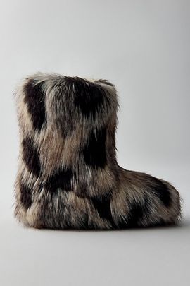 Azalea Wang Azalea Wang Alixia Shaggy Faux Fur Boots in Grey, Women's at Urban Outfitters
