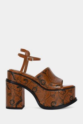 Azalea Wang Azalea Wang Anthelmine Platform Sandal in Cognac, Women's at Urban Outfitters