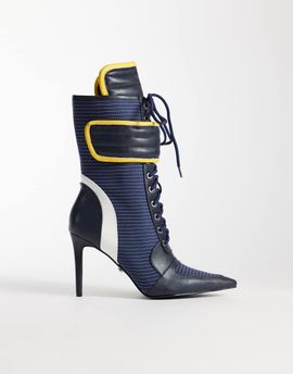 AZALEA WANG Azalea Wang Demand sporty lace up ankle boots in navy and white-Blue