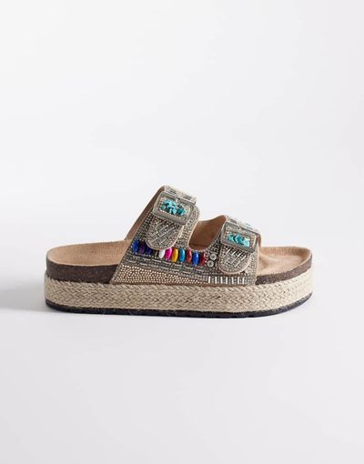 AZALEA WANG Azalea Wang Kaylum beaded flat sandals in beige-Neutral