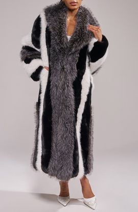 AZALEA WANG AZALEA WANG Moonstone Faux Fur Coat