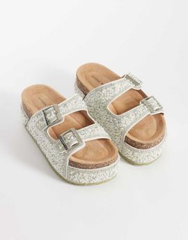 AZALEA WANG Azalea Wang Opaline flatform buckle sandals with faux pearls in ivory-White