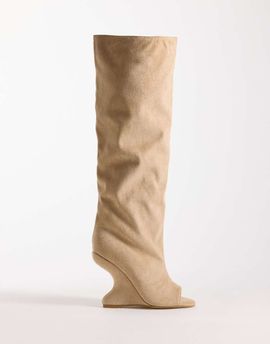AZALEA WANG Azalea Wang Vincent wedge heel knee boots in cream suede-Neutral