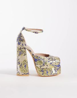AZALEA WANG Azalea Wang Zipphora platform heeled shoes in gold