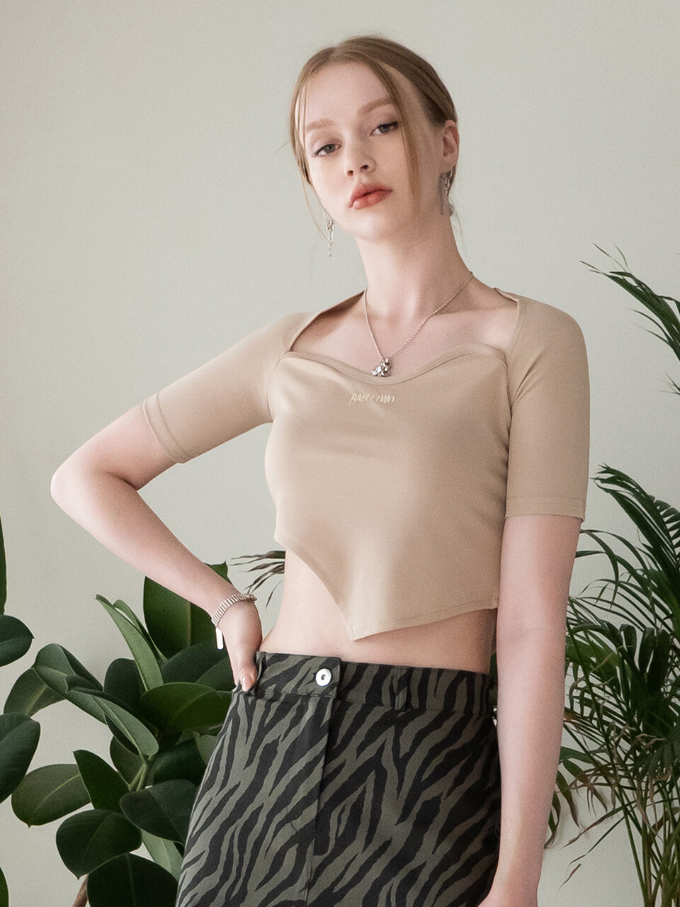 b able two Kirke T-shirts_Beige