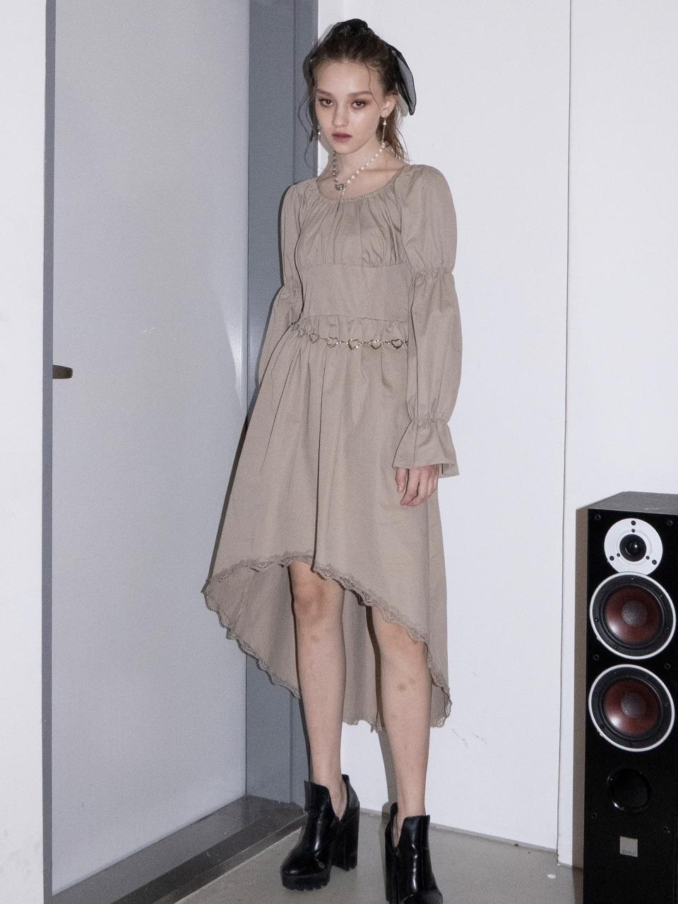 b able two Puff Corset Dress [beige]