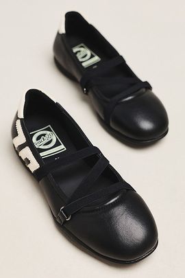 Back 70 Suki Cross-Strap Sneakers